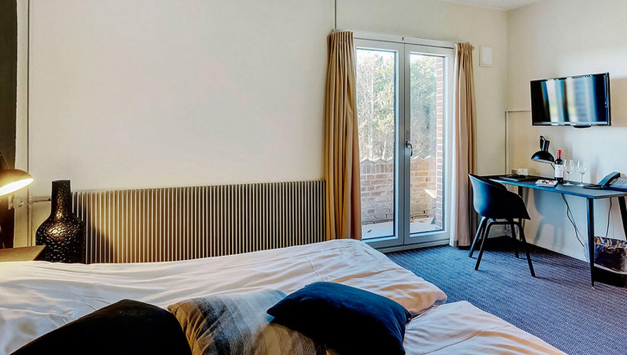 Hotel Montra 4*