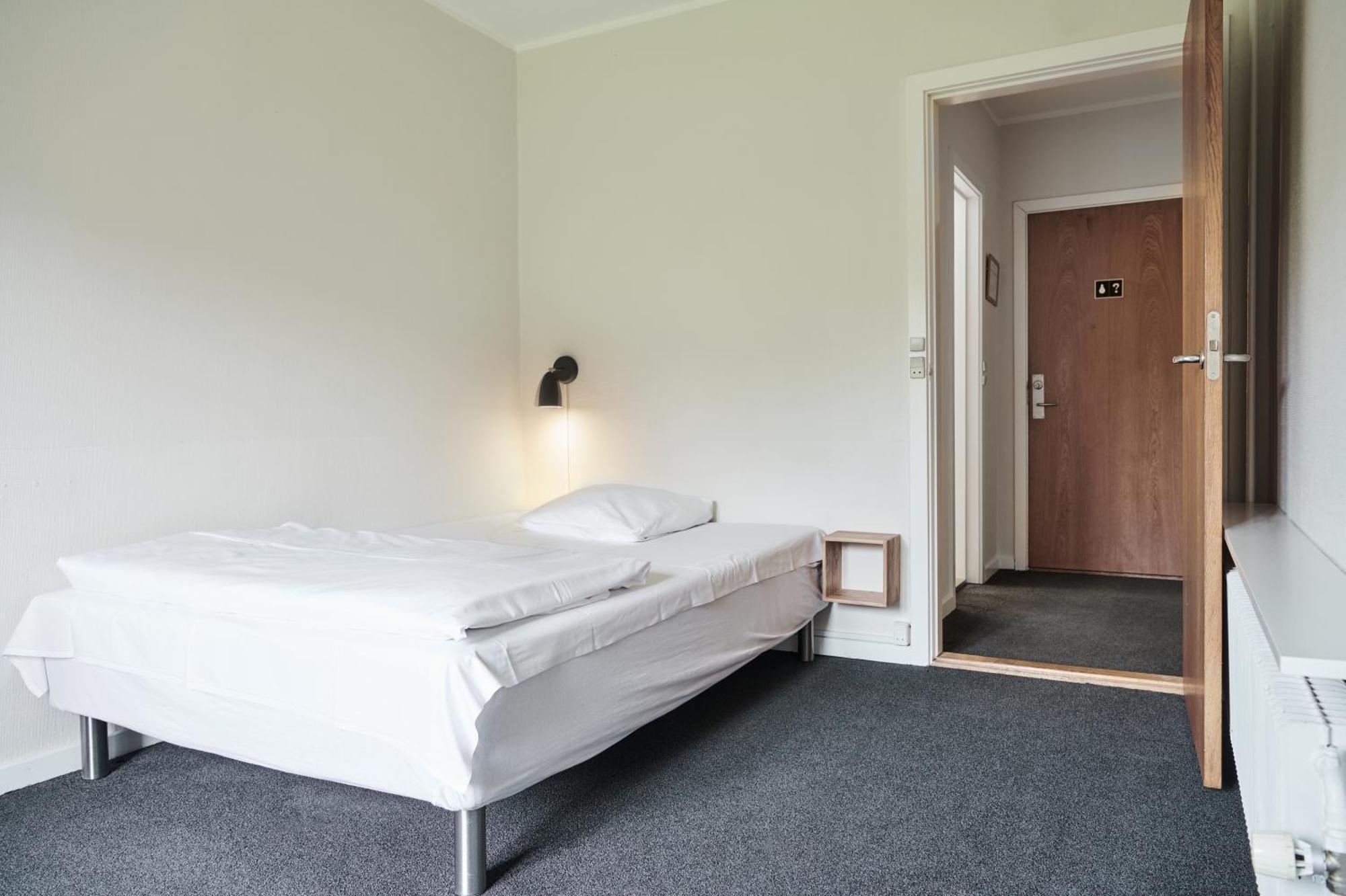 Hotel Montra 4*