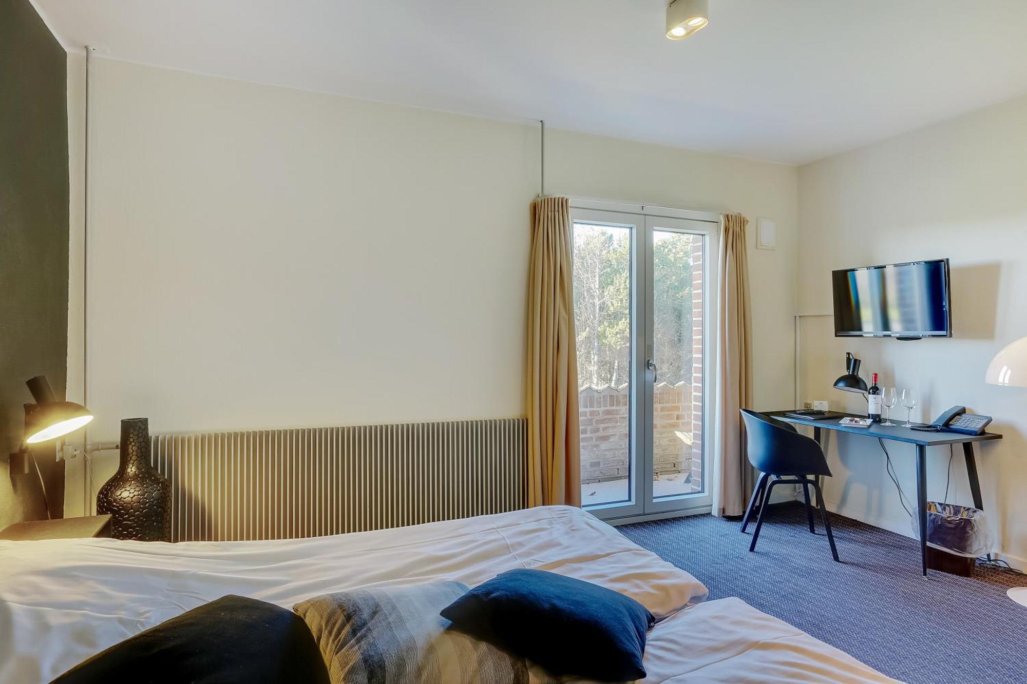 Montra Hotel